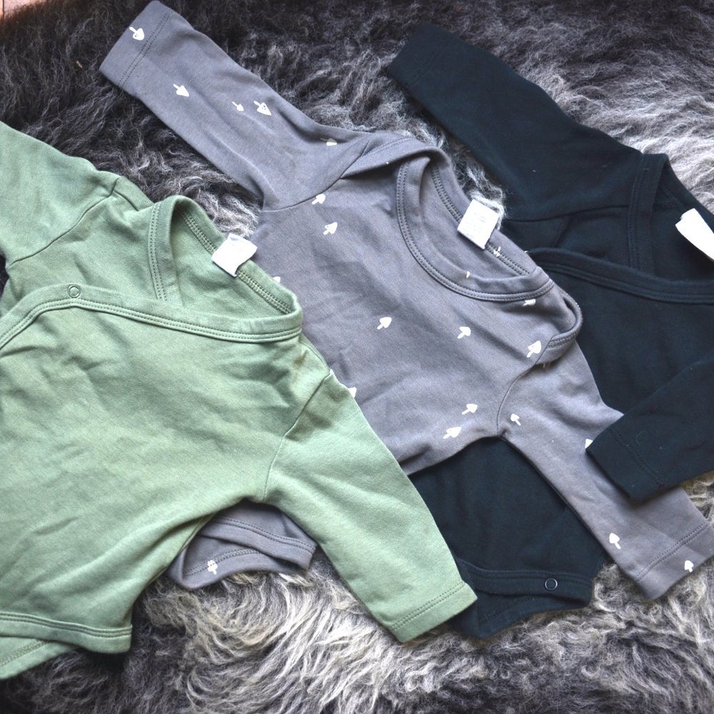 BUNDLE x 3 Organic Parade Bodysuits, Baby Kimono Onesies , Parade 0-3 Months